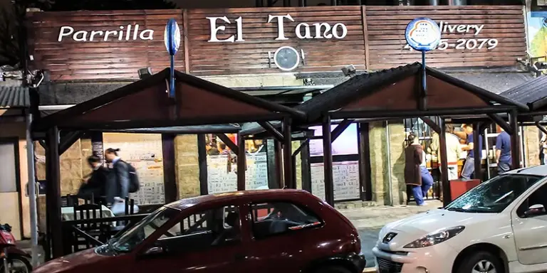 Cerró la mítica parrilla El Tano, de Avellaneda: qué otros clásicos lugares colapsaron