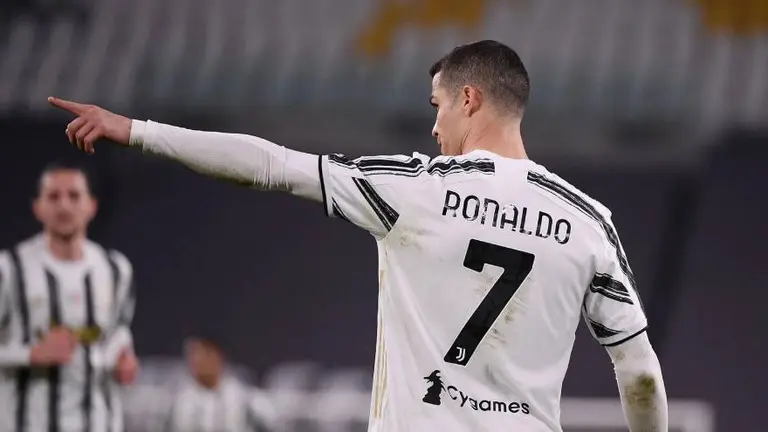 Cola-Cola perdió us$4.000 millones porque Cristiano Ronaldo quitó dos botellas de una mesa