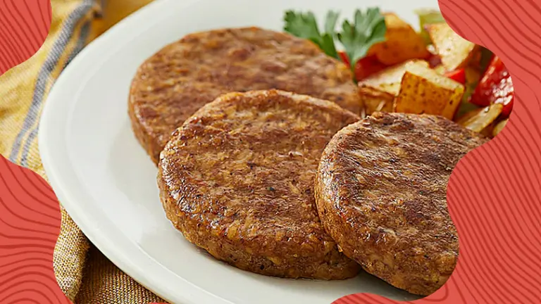 De qué está hecha la carne de origen no animal en la que invierten Bill Gates y Jeff Bezos