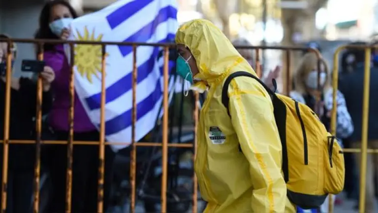 Preocupación: Uruguay confirmó el ingreso de otras tres variantes de Covid-19 al país
