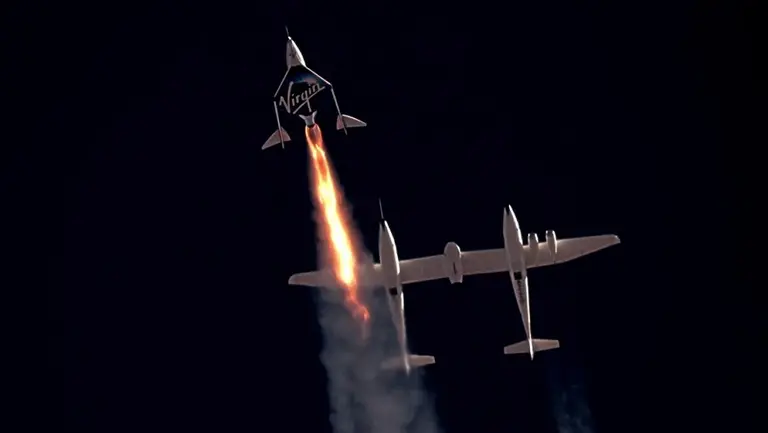 Virgin Galactic vendió unos 100 pasajes al espacio por u$s450.000 cada uno