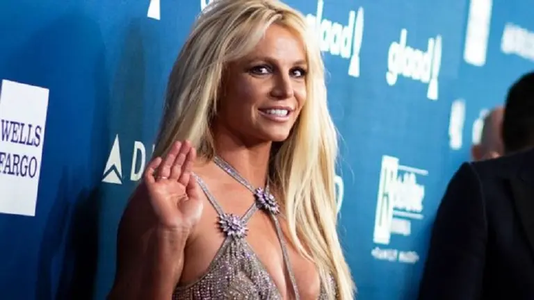 Britney Spears anuncia que abandona los escenarios hasta que recupere el control de su carrera