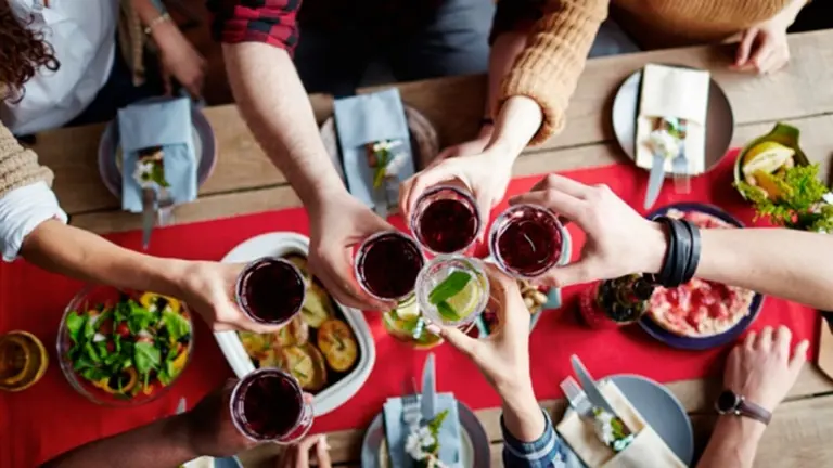 Una "yanqui" comparó restaurantes de Argentina y Estados Unidos: qué dijo y por qué la criticaron