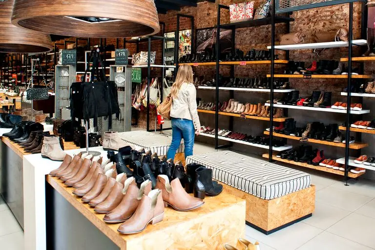 Famosa marca de calzado argentina sufre millonario derrumbe de sus ganancias