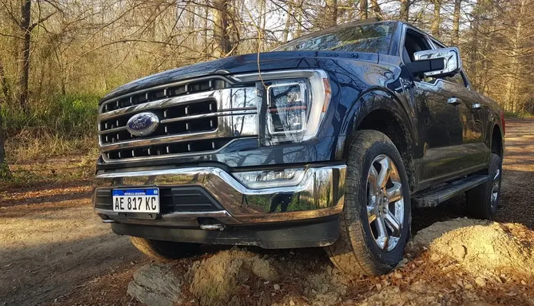 Ford F150 Lariat: cómo anda y cuánto sale la "camioneta full size" más lujosa