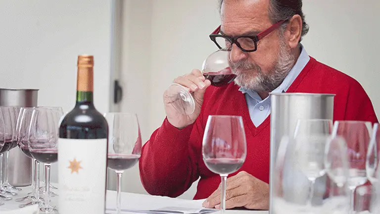 Así elabora Michel Rolland su mítico vino Clos de los Siete, del que ya produce 1 millón de botellas