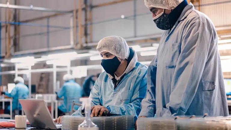 Producción en la fábrica de Novatech.