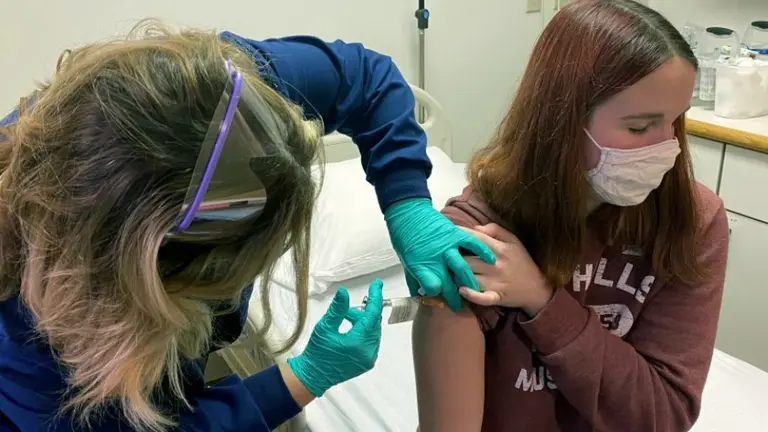 Vacunación: la Ciudad habilita la inscripción para adolescentes de 12 a 17 años con condiciones priorizadas