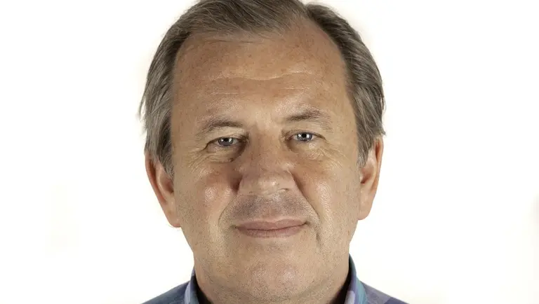 Federico Erhart deja la Dirección General de Walmart Argentina para asumir funciones regionales en Grupo de Narváez