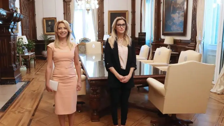 Fabiola Yánez junto a Sofía Pacchi.