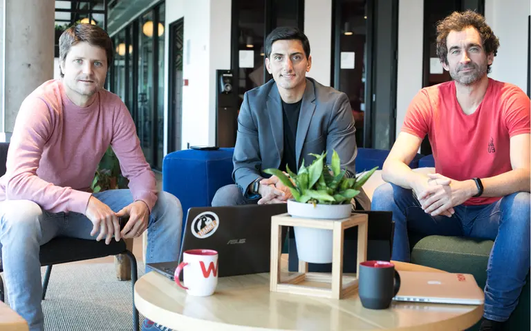 Estos argentinos crearon un asistente virtual que ayuda a prevenir el "burnout" del personal de salud