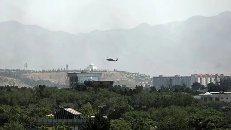 Los talibanes afirman haber tomado control de todo el territorio de Afganistán