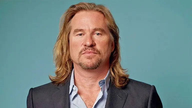 Cómo la inteligencia artificial ayudó a Val Kilmer a recuperar su voz