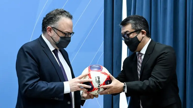 Penalty vuelve a fabricar zapatillas y ropa deportiva en la Argentina tras inversión de u$s26 millones