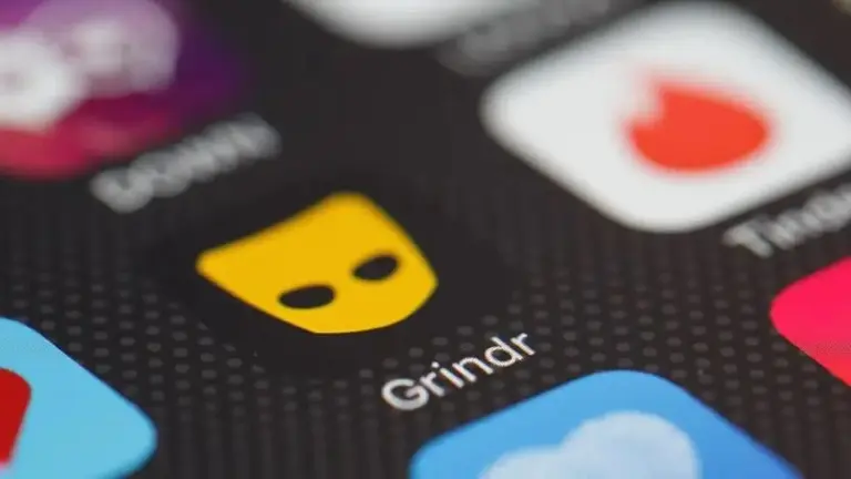 Qué es Grindr, la app de citas gay que usan muchos sacerdotes en El Vaticano