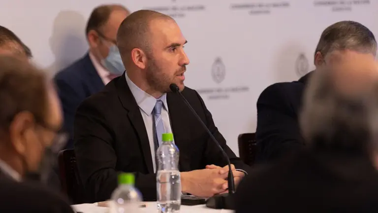 Guzmán, en modo electoral y con discurso "pro gasto": testea el humor de un mercado en alerta