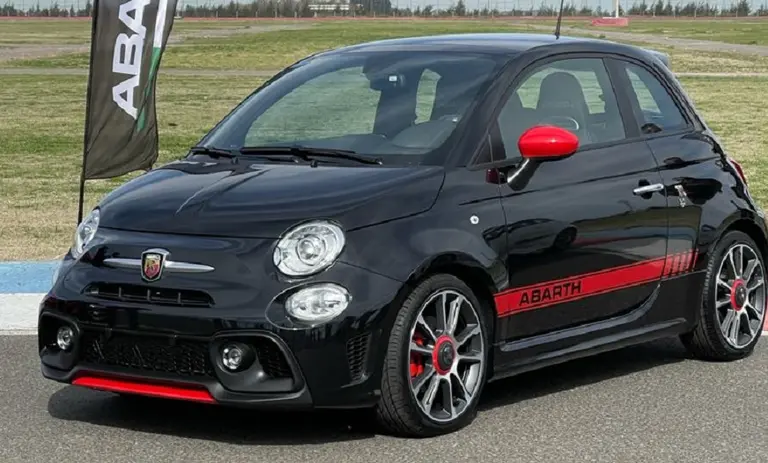 Los nuevos Fiat Abarth ya están en Argentina: así fue la experiencia única que vivieron los clientes