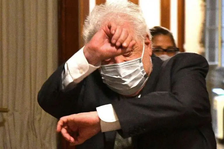 Insultos contra Ginés González García en un restaurante de Puerto Madero: "caradura", "ladrón", "asesino"