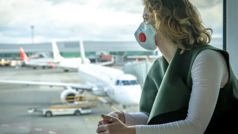 ¿Por qué las aerolíneas hacen que los vuelos duren más tiempo a propósito?