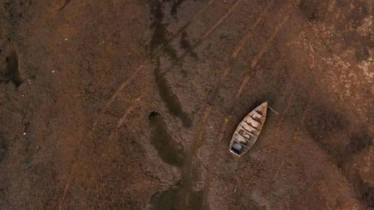 Impactantes imágenes de la mayor sequía en 77 años del río Paraná, el segundo más largo de Sudamérica