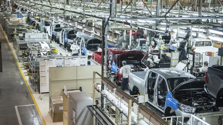 Toyota Argentina cumple 25 años: la historia de la primera marca japonesa que decidió fabricar en el país