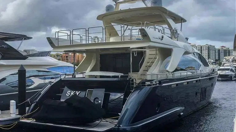 Sky, el yate que Luis Miguel escondió detrás de una empresa de las Islas Vírgenes Británicas