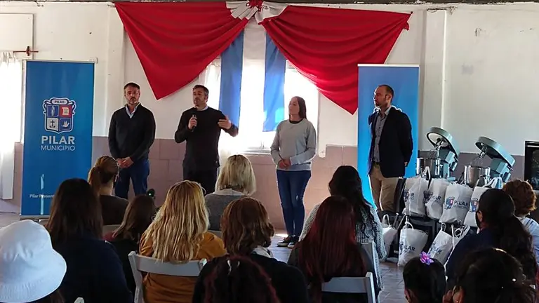 BAT Argentina participó de la entrega de equipos para el programa "Mujeres al Frente Pilar"