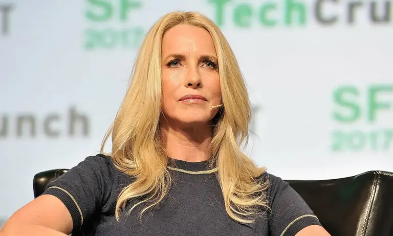 Una década después de la muerte de Steve Jobs, su viuda multiplicó su fortuna y su poder