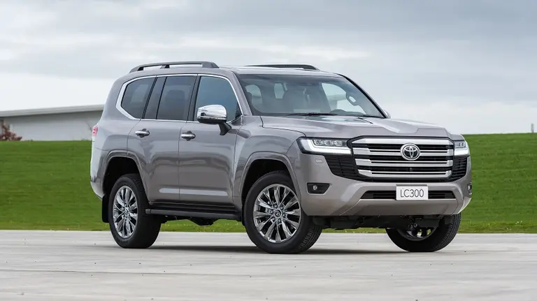 Toyota lanza la nueva Land Cruiser 300, el SUV para 7 pasajeros