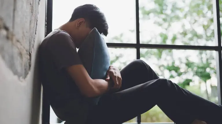 Argentinos en el ranking de salud mental: estresados, mal dormidos, y con problemas de trabajo y dinero