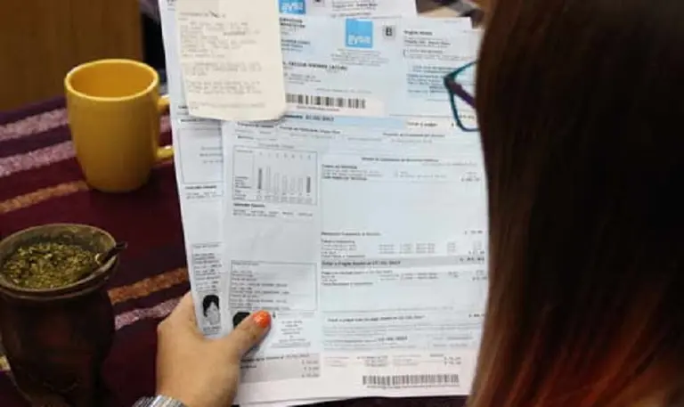 AySA pidió suba de casi 140% en las tarifas de agua, pero Caputo evalúa un incremento menor