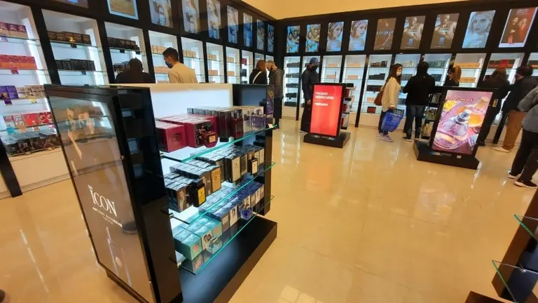 ¿Nuevo dólar?: denuncian que los precios en la zona franca de Santa Cruz no son a valor oficial