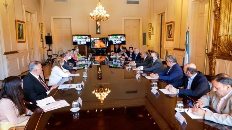 Reunión en la Casa de Gobierno: Fernández insiste en incluir a los gobernadores en el control de precios