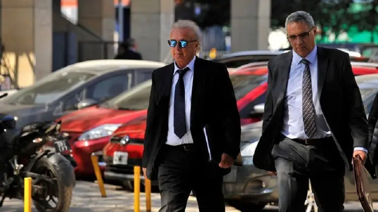 A repentant Clarence recognized deliveries of dollars at an apartment linked to the Kirchners