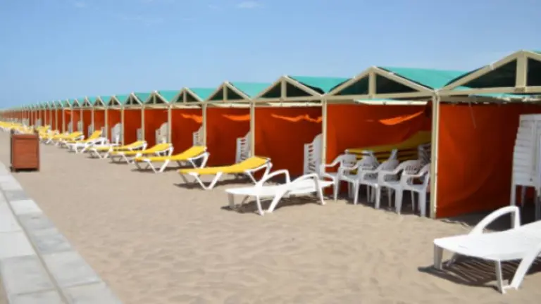 Verano 2023 en la costa: ¿cuánto cuesta alquilar una carpa?