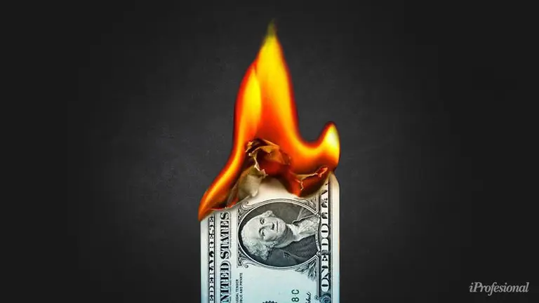 El dólar blue no encuentra techo: tocó los $221 y la brecha ya supera el 110%