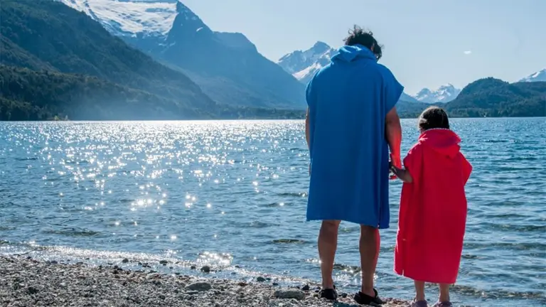 Banco Patagonia lanzó "Emprendedores de Río Negro 2021": uno de los ganadores construye casas con ostras