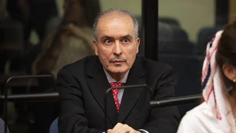 El exsecretario José López llegó por voluntad propia y se entregó en Comodoro Py