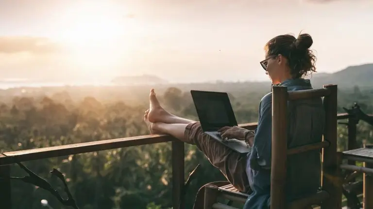 Viajes sustentables: el ambicioso plan de Booking.com para incentivar al sector turístico