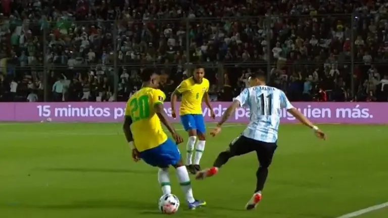 VIDEO | El tremendo caño de Di María a Vinicius que enloqueció a los hinchas argentinos