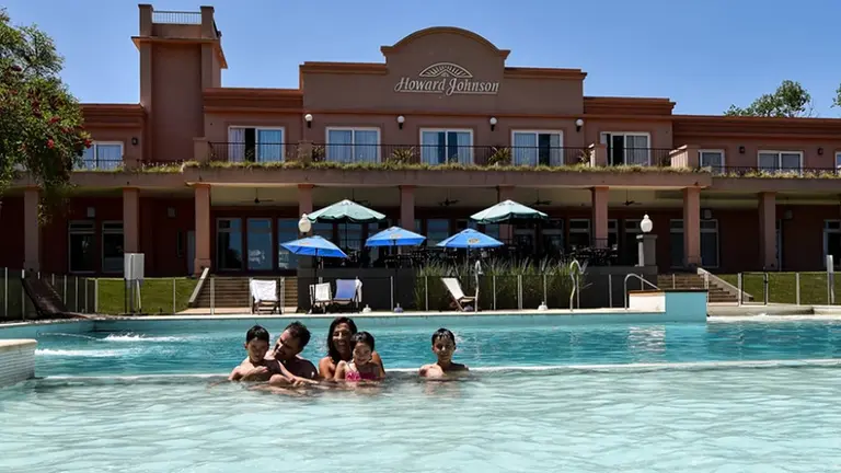 Una escapada verde con nivel internacional: qué ofrece el hotel Howard Johnson Chascomús