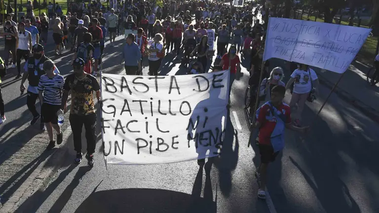 Murió Lucas, el joven baleado por la policía: tras la protesta, el Gobierno porteño aseguró que será "inflexible"