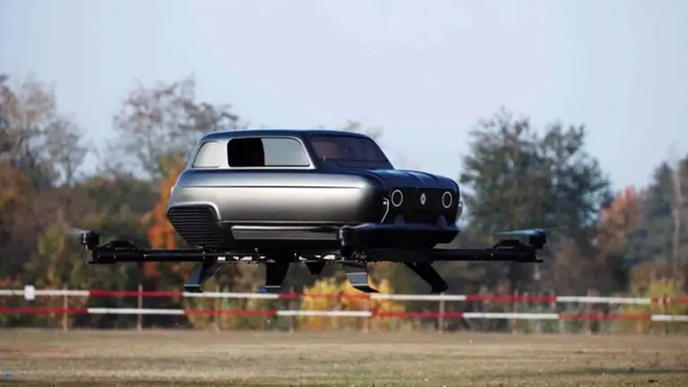 En imágenes: Renault reversionó el R4, pero lo hizo ¡volador!