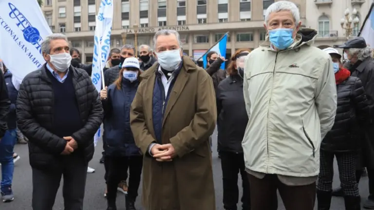 Gastronómicos: Camaño habla de triunfo, pero Barrionuevo afirma que las elecciones estaban suspendidas