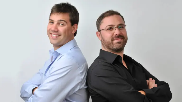 Arrancaron a los 13 años y "olfatearon" algo: la historia de los hermanos que crearon eToro, que vale u$s10.000M