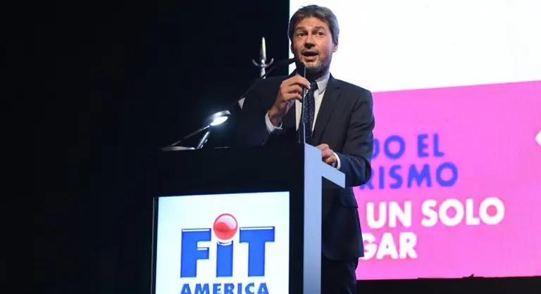 Lammens aseguró que trabajan "para buscarle una solución" a la venta de pasajes en cuotas