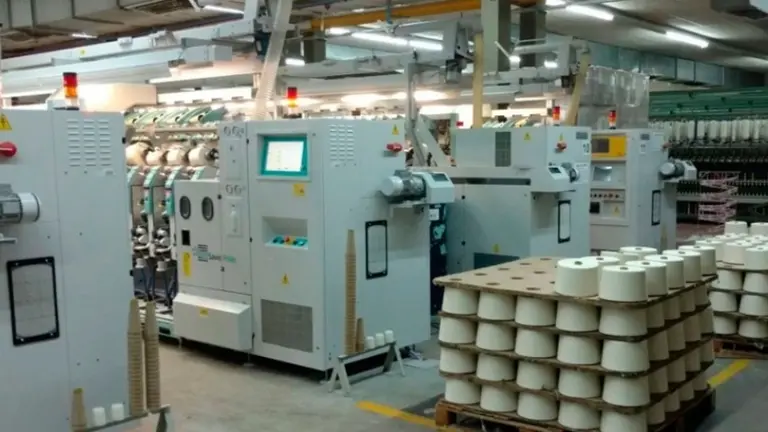 No resistió: una reconocida empresa despide empleados y cierra línea de producción