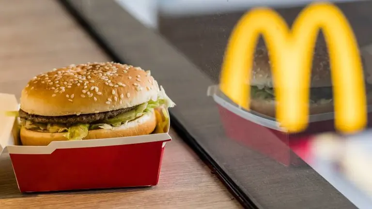Un Big Mac por 30 euros: los últimos productos de McDonald's en Rusia se venden a precio de oro