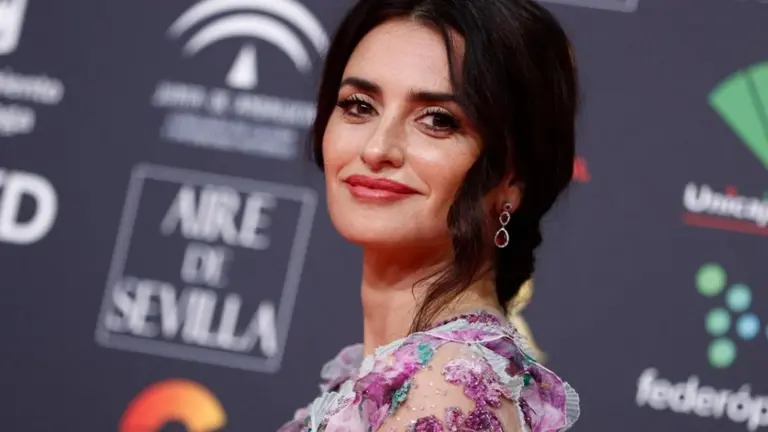Sin celular ni redes hasta los 16: así cuida la actriz española Penélope Cruz a sus hijos