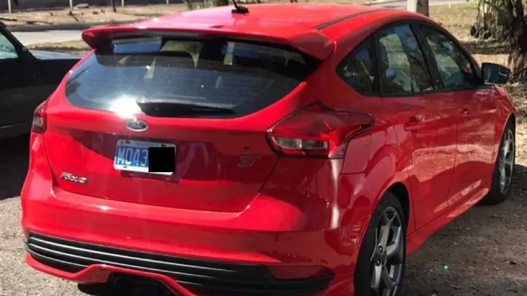 Por qué hay autos con patentes celestes que circulan por la Ciudad de Buenos Aires